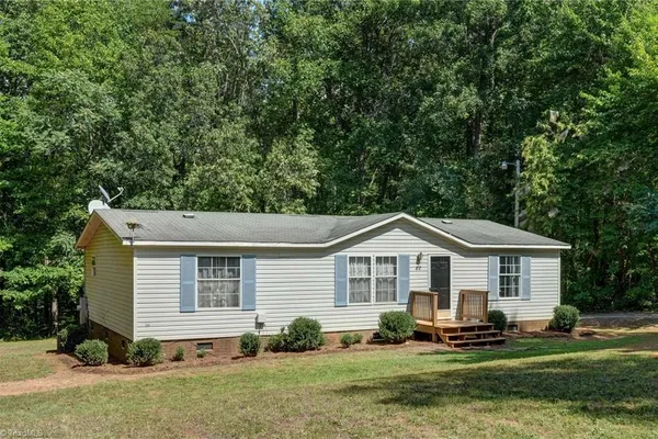 1082 RACCOON CT