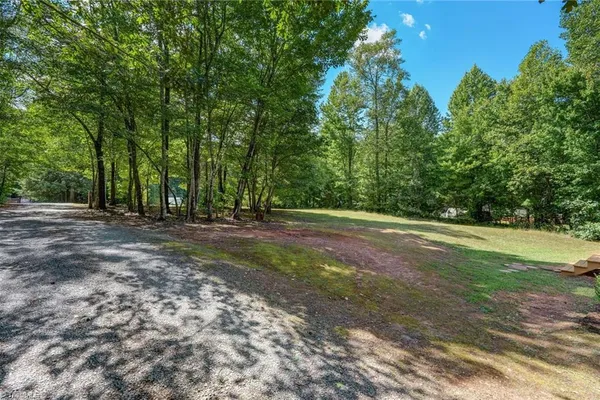 1082 RACCOON CT