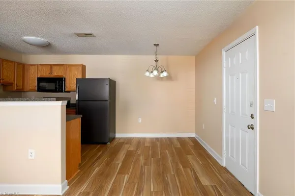 1840 CREST HOLLOW DR 101