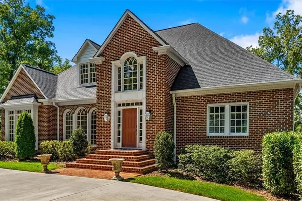403 CASCADE DR