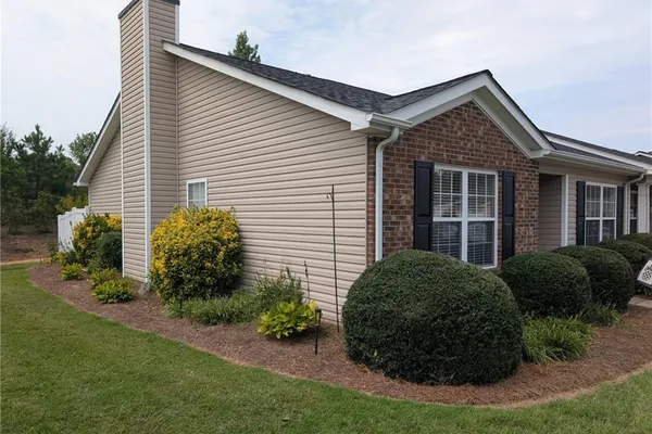 1008 CHESAPEAKE LN