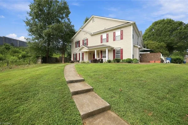 127 PINEWOOD LN 103