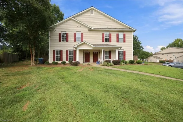 127 PINEWOOD LN 103