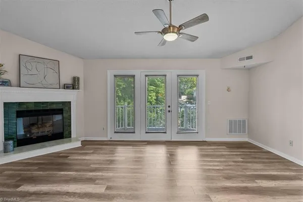 3701 COTSWOLD TER 7M