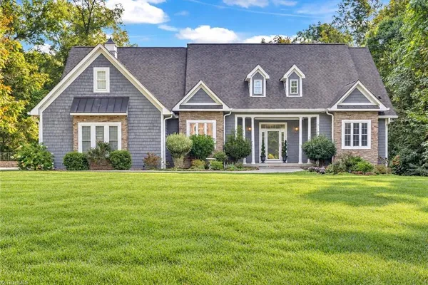 587 AMESBURY DR