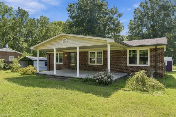 1203 RANHURST RD