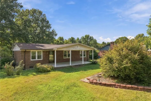 1203 RANHURST RD