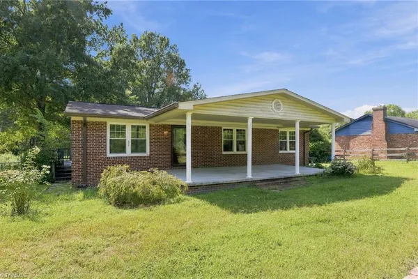 1203 RANHURST RD