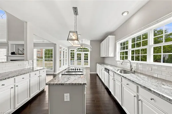 1309 PRINCETON DR