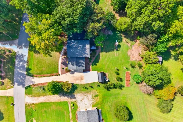 3936 CREEKVIEW DR