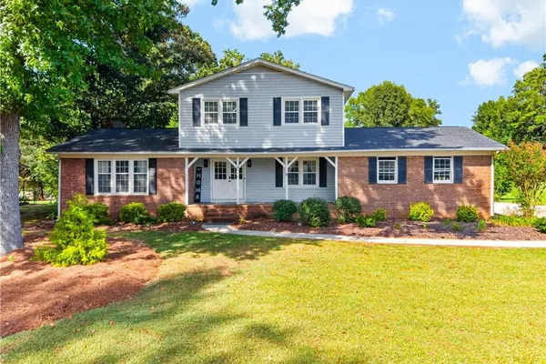 3936 CREEKVIEW DR