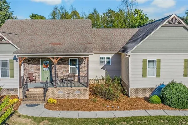 134 RAVENSBOURNE TRL