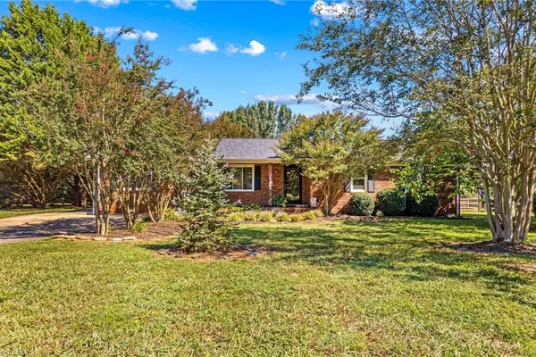 230 E OLD FARM RD