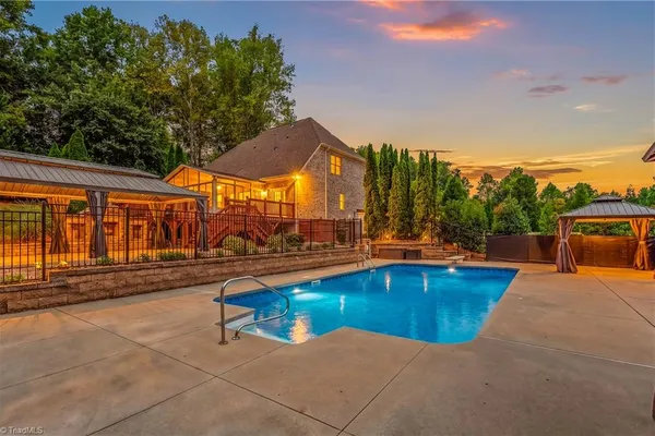 7479 FOX CHASE DR