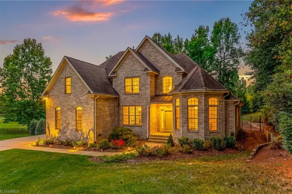 7479 FOX CHASE DR