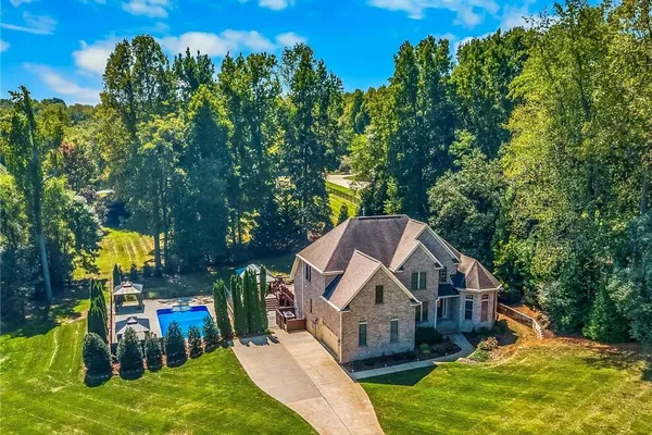 7479 FOX CHASE DR