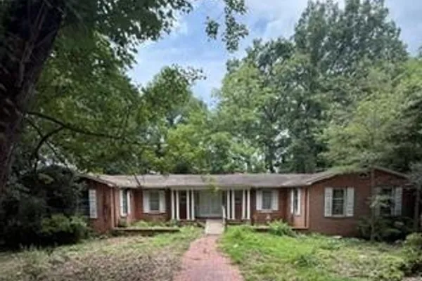 328 ROBIN RD