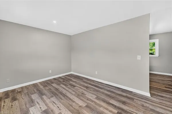 220 MOUNTVIEW DR