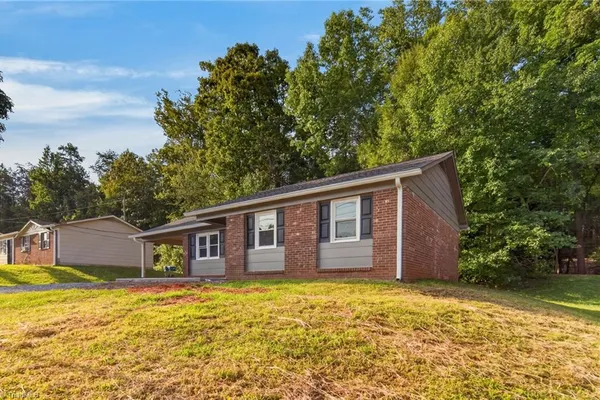220 MOUNTVIEW DR
