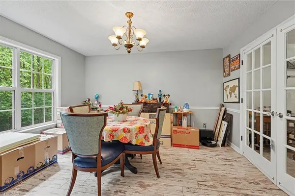 215 BLAKES CT