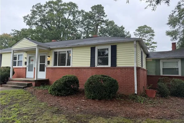 1828 VILLA DR