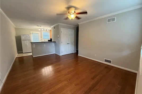 1828 VILLA DR