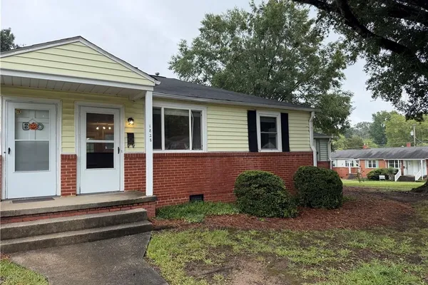 1828 VILLA DR