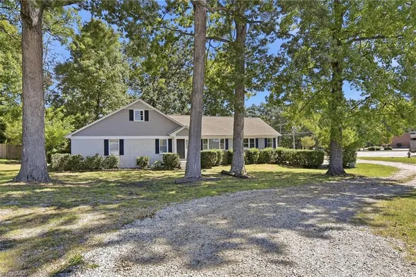 1233 GUILFORD COLLEGE RD