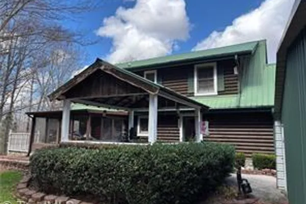 1634 LAKE COUNTRY DRIVE EXT