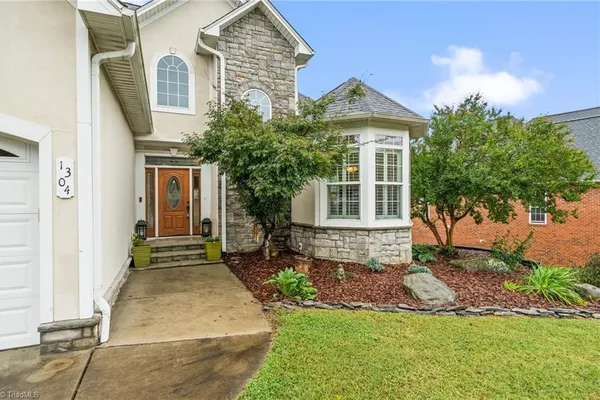 1304 BRADFORD LN
