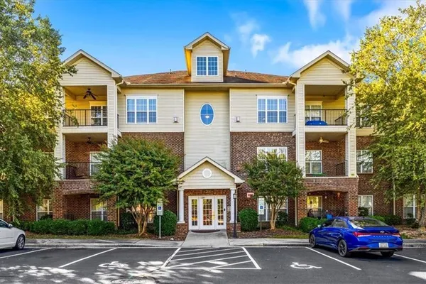 200 LENNOX DR 3A