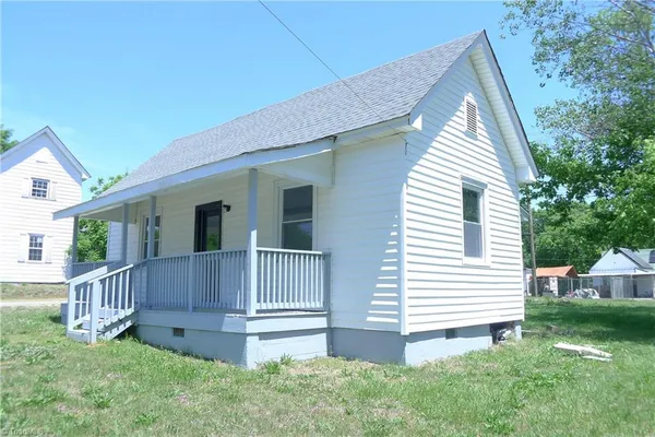 221 DUKE ST