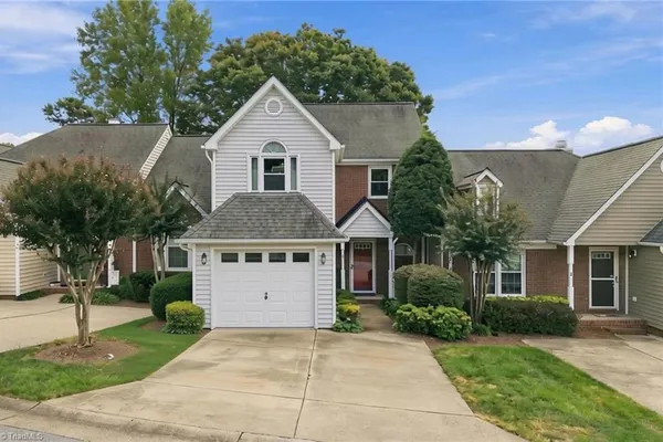 4 CEDAR KNOLL CT