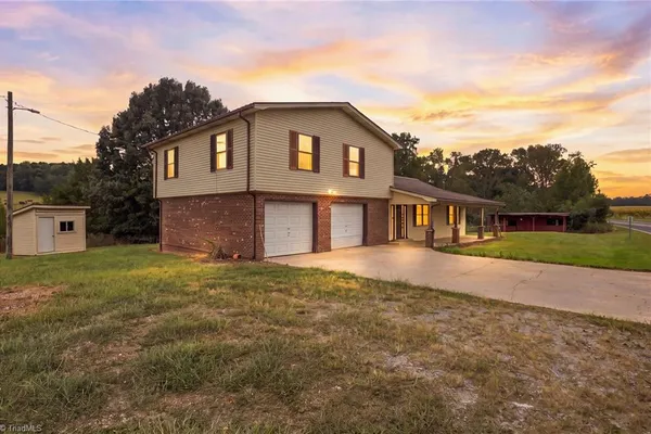 6227 GRAVEL HILL RD
