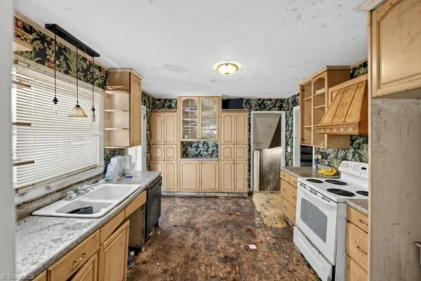534 PARKVIEW DR