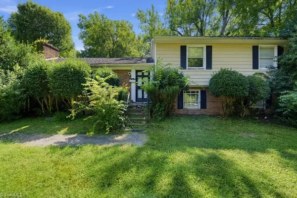 534 PARKVIEW DR
