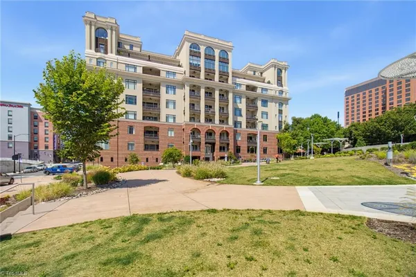 1 PARK VISTA LN 350