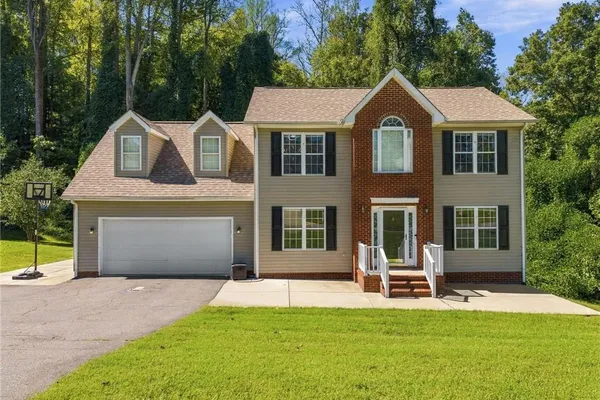1105 FOX HUNT LN