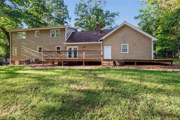 205 BEECHWOOD DR