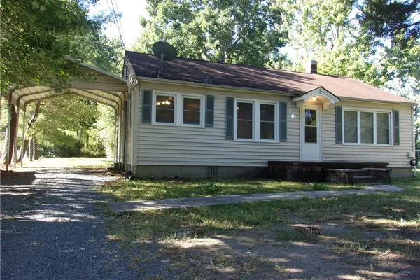 212 FOSTER ST