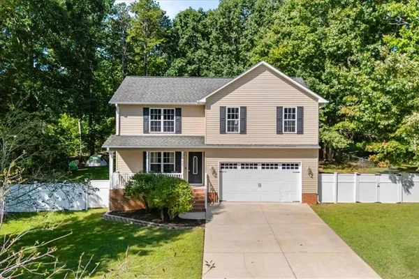 835 HIDDEN CT
