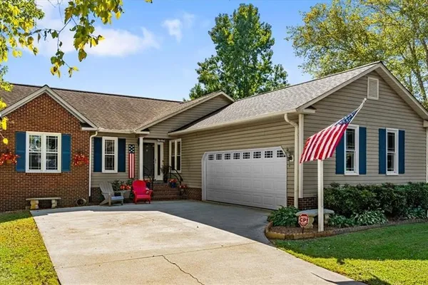 134 QUAIL HOLLOW RD