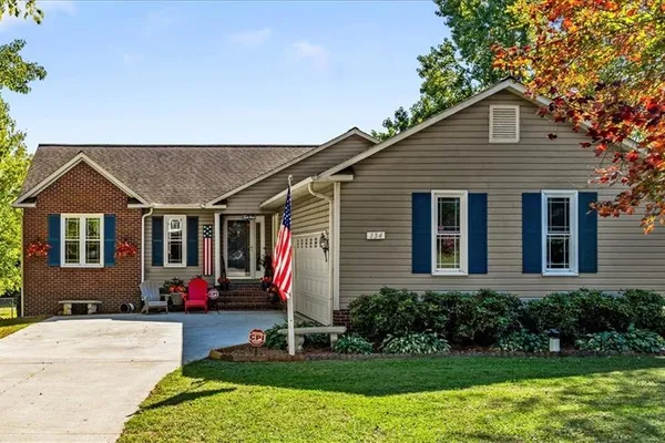 134 QUAIL HOLLOW RD