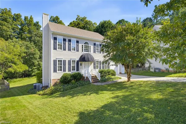 8 CARDWELL PT