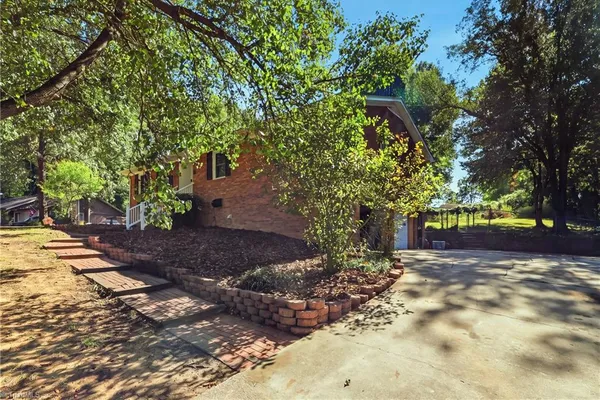 406 SPRING RD