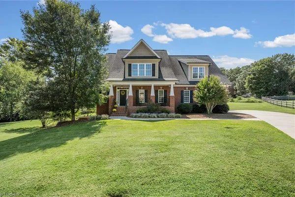 198 MEADOWS EDGE DR