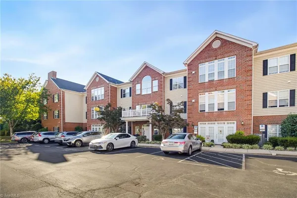 522 COLLEGE RD 301