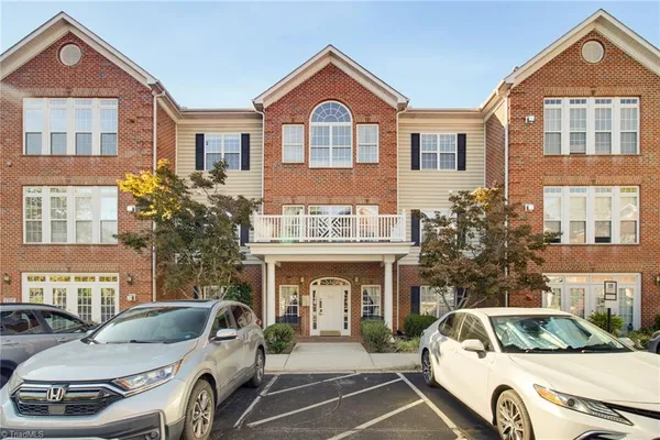 522 COLLEGE RD 301