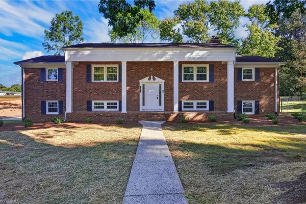 1510 WOODSIDE DR