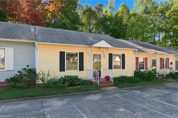 245 HAMPTON RD 2B